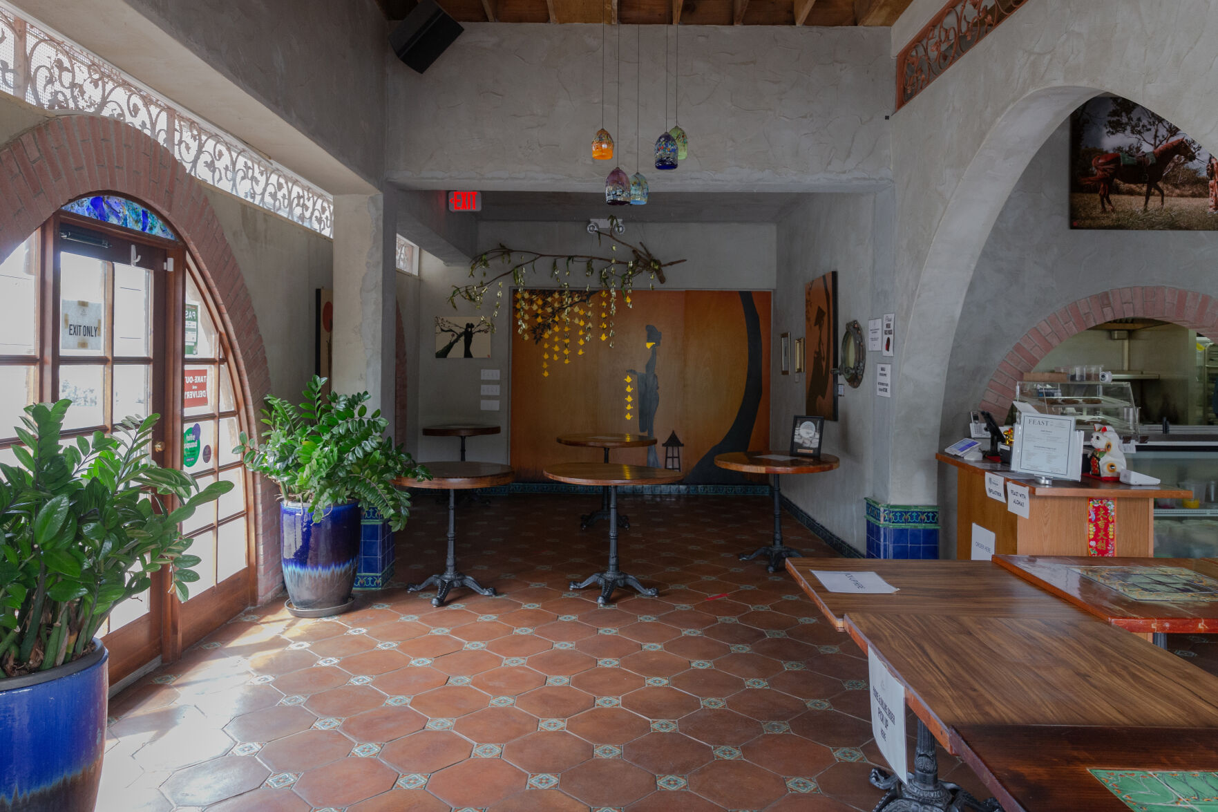 Feast_restaurant005.jpg